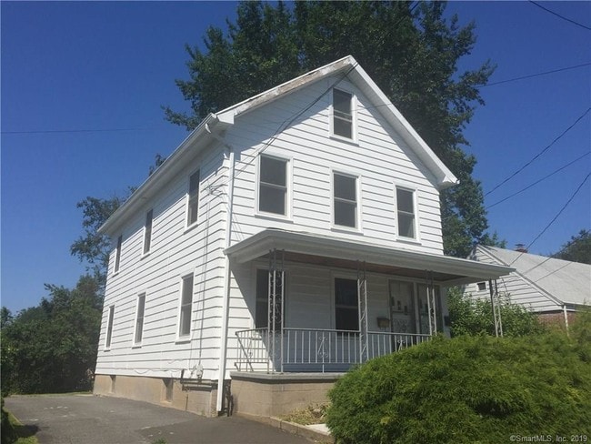 Building Photo - 117 School St