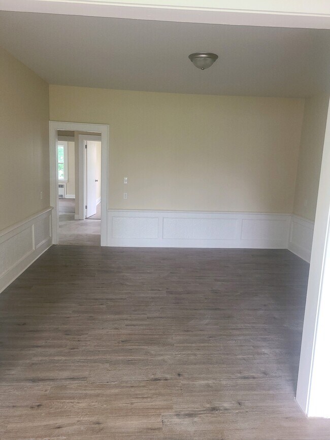 Dinning room - 51 Grumman Ave