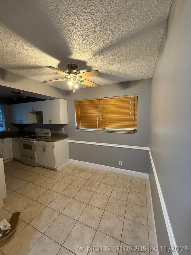 Foto del edificio - 2033 Coral Ridge Dr