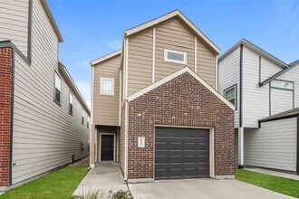 Building Photo - 15257 Estrella Rd E