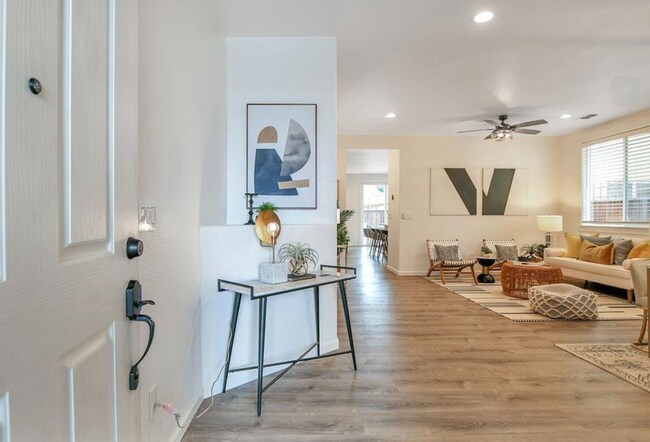 Building Photo - Spacious Single Story 4-Bedroom Home with ...