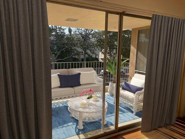 balcony overlooking Griffith park - 1820 N Normandie Ave