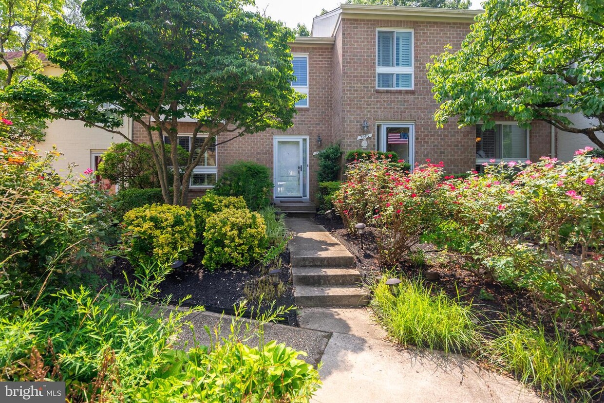Primary Photo - 7261 Dockside Ln