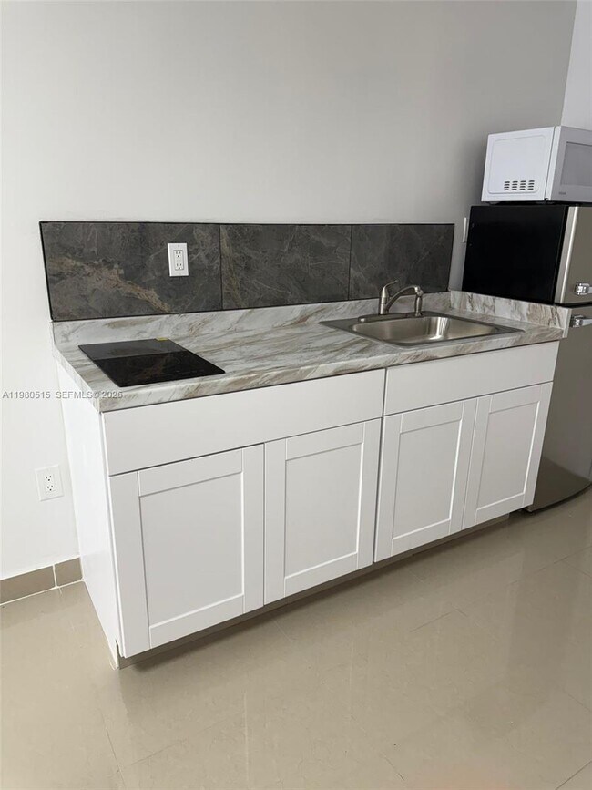 Building Photo - 4700 SW 2nd Terrace