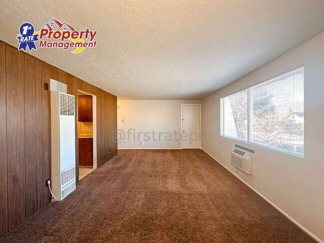 Foto del edificio - 5575 W Franklin Rd