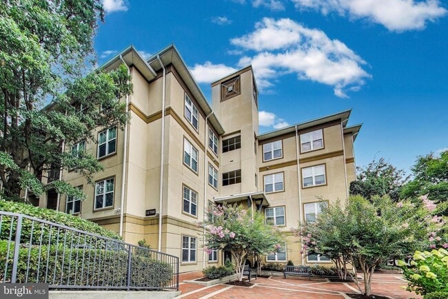 Foto del edificio - 11750 Old Georgetown Rd