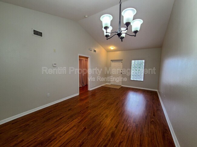 Foto del edificio - 8513 Bernwood Cove Loop