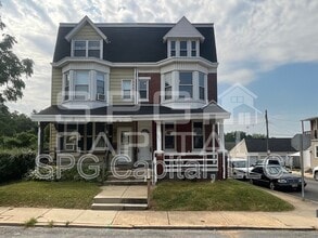 Building Photo - 840 W College Ave
