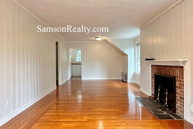 Building Photo - 2288 Cranston St