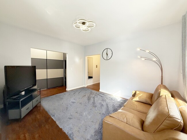 Building Photo - 108 Washington St