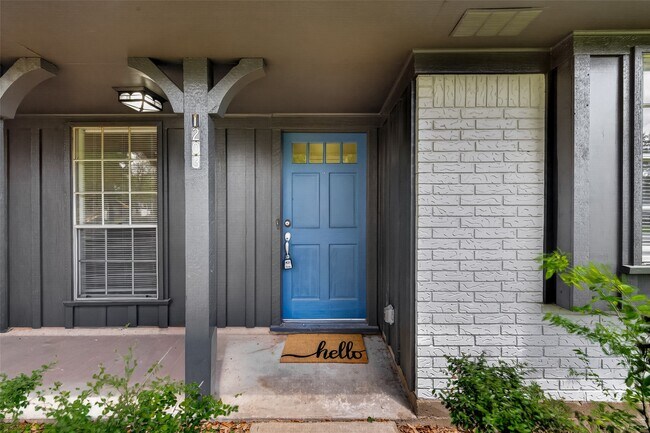 Foto del edificio - 1203 Bernard Ave