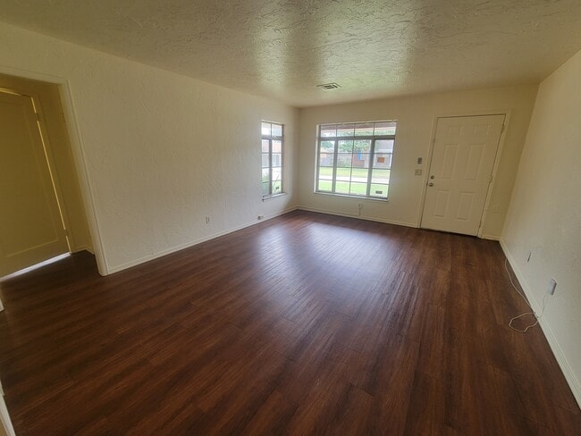 Building Photo - 4209 NW 17th St