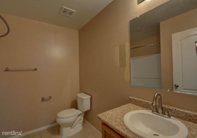 Foto del edificio - 8155 W Lynwood St