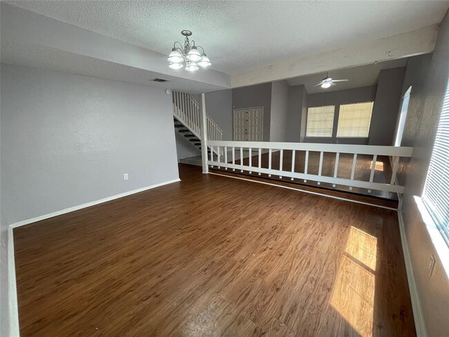 Building Photo - 12318 Braesridge Dr