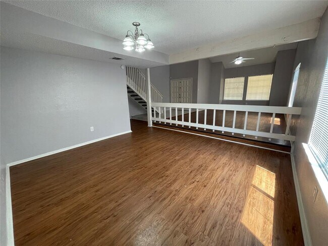 Foto del edificio - 12318 Braesridge Dr