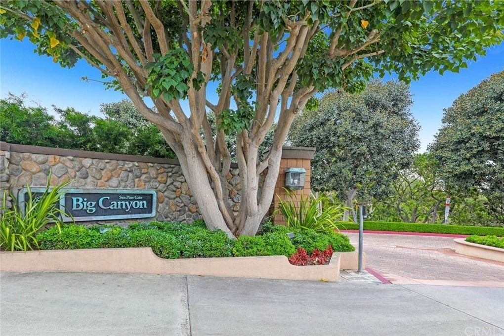 Entrance - 47 Canyon Island Dr
