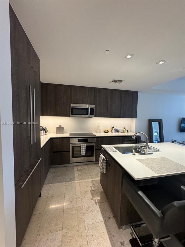 Foto del edificio - 88 SW 7th St