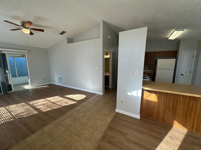 Building Photo - Beautiful 2/2Home in Winter Springs