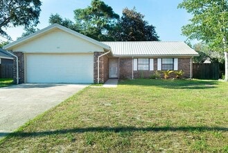Building Photo - 127 Newcastle Cir