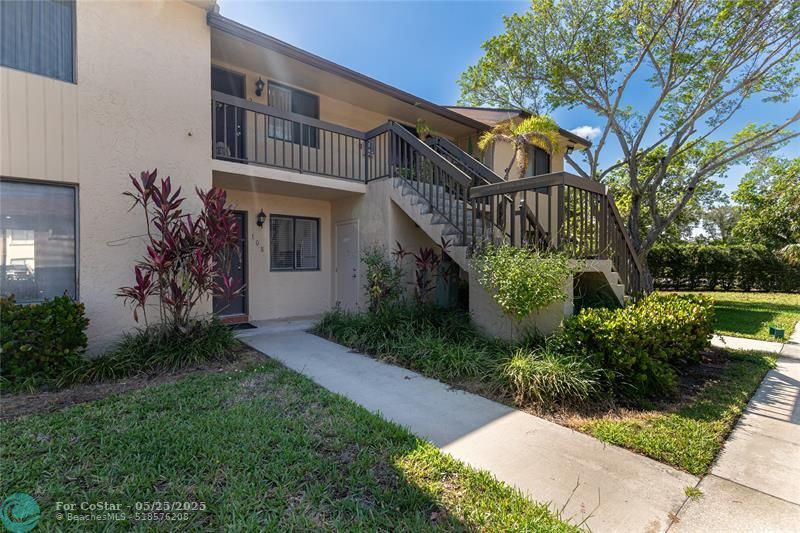 Foto principal - 21938 Remsen Terrace
