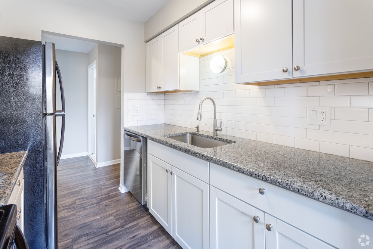 Huron River Apartments Grosse Ile Apartments 10015 Groh Rd Grosse