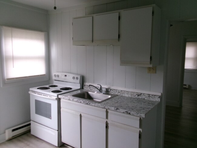 Building Photo - 521 S 3rd Ave