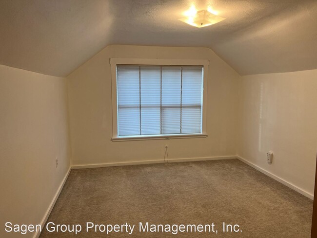 Building Photo - 2 br, 1 bath House - 1802 McGilvra Blvd E
