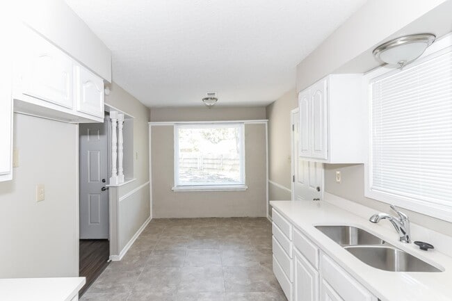 Foto del edificio - 6076 Elk Grove Rd