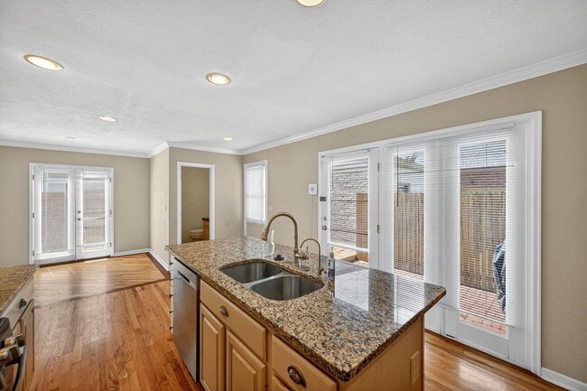 Foto del edificio - 431 Clayton St