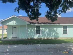 Building Photo - 661 W Austin St