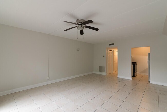 Foto del edificio - 830 E Park Ave