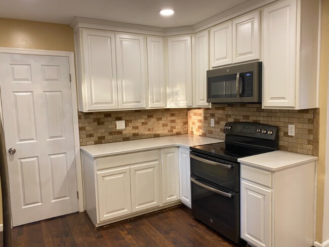 Foto del edificio - 12912 Sturbridge Rd