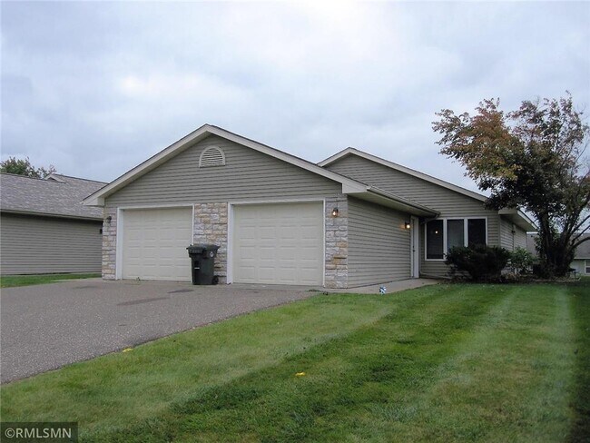 Foto del edificio - 626 W 8th St