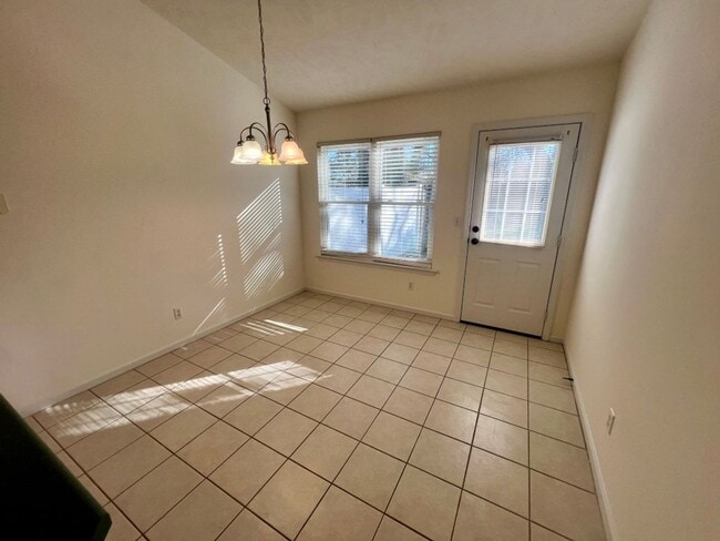 Building Photo - 2 Bedroom, 2 Bath in West Murfreesboro, Bi...