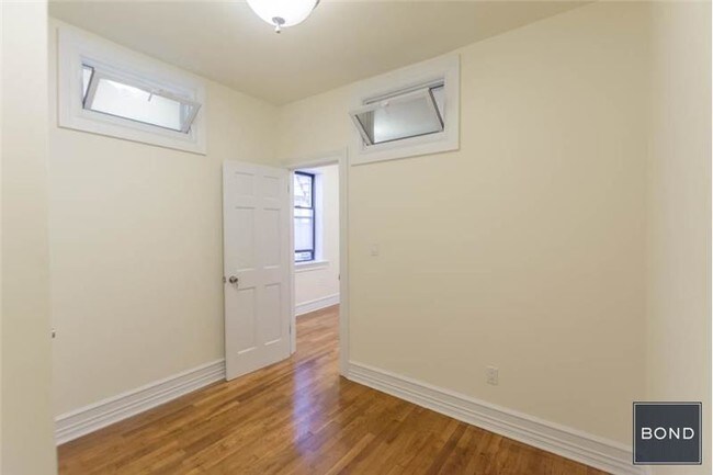 Foto del edificio - 338 E 70th St