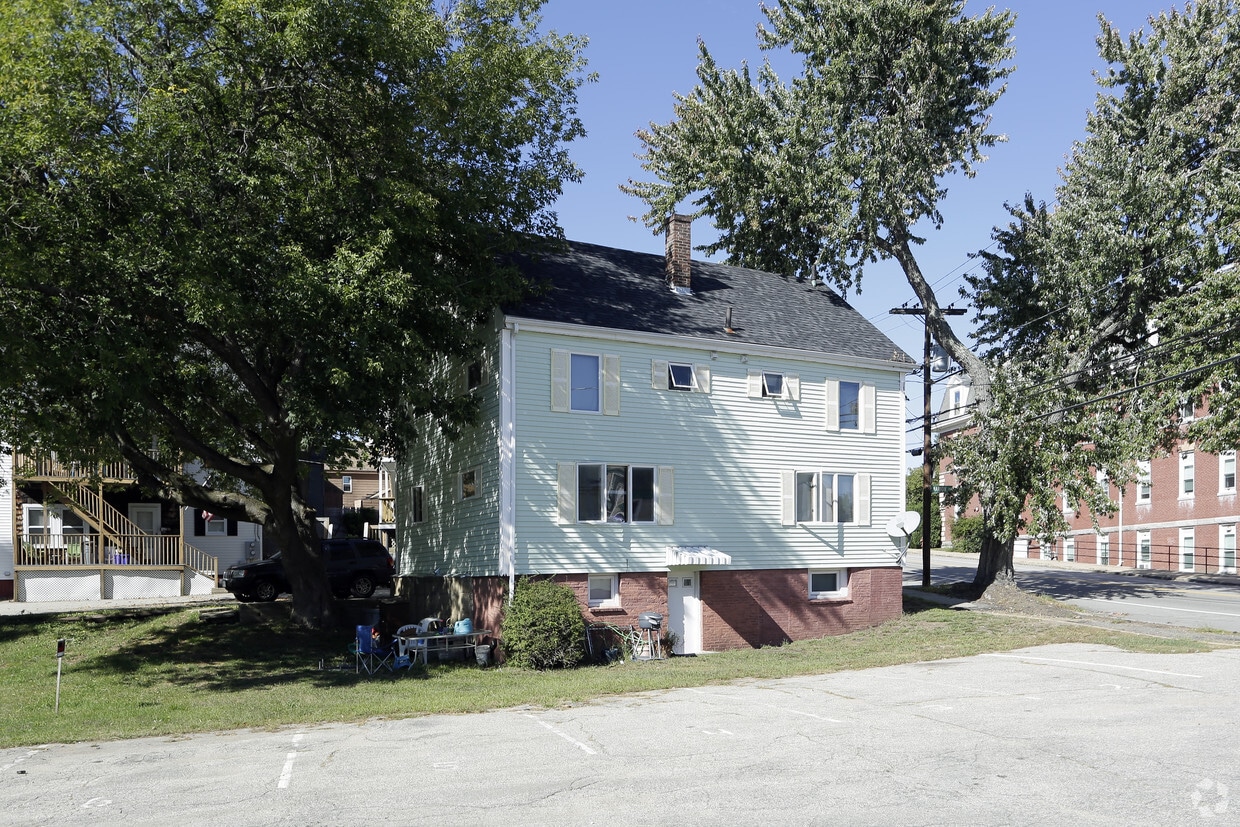 13 Marion Ln, Somersworth, NH 03878 Apartments in Somersworth, NH