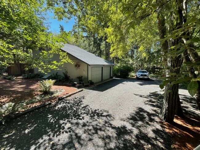 Driveway - 8025 Jenni St NE