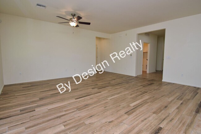 Building Photo - Immaculate Willow Ridge 4 Bedroom 2 Bath