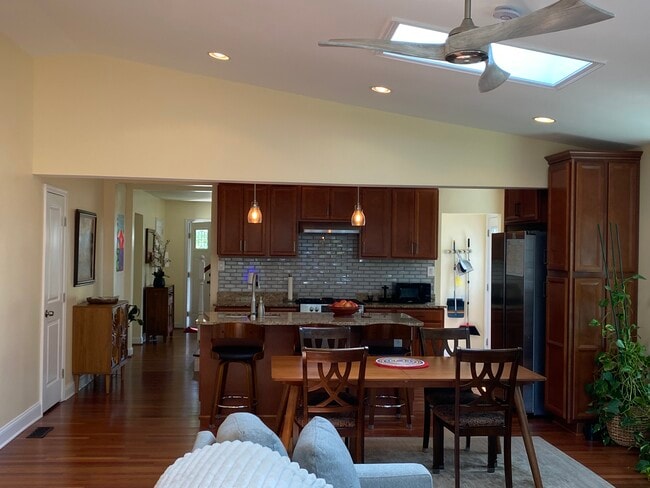 Kitchen - 3420 Purdue St
