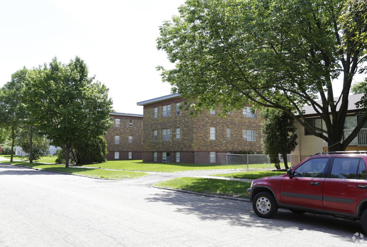 Foto del edificio - Madison Apartments