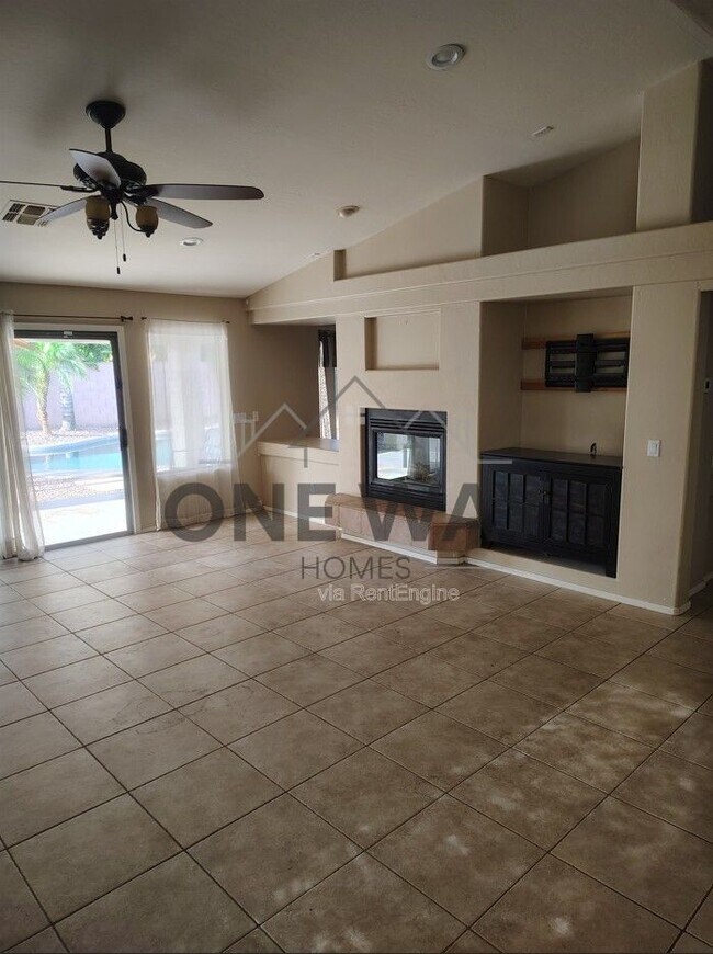 Foto del edificio - 1430 E Crescent Way