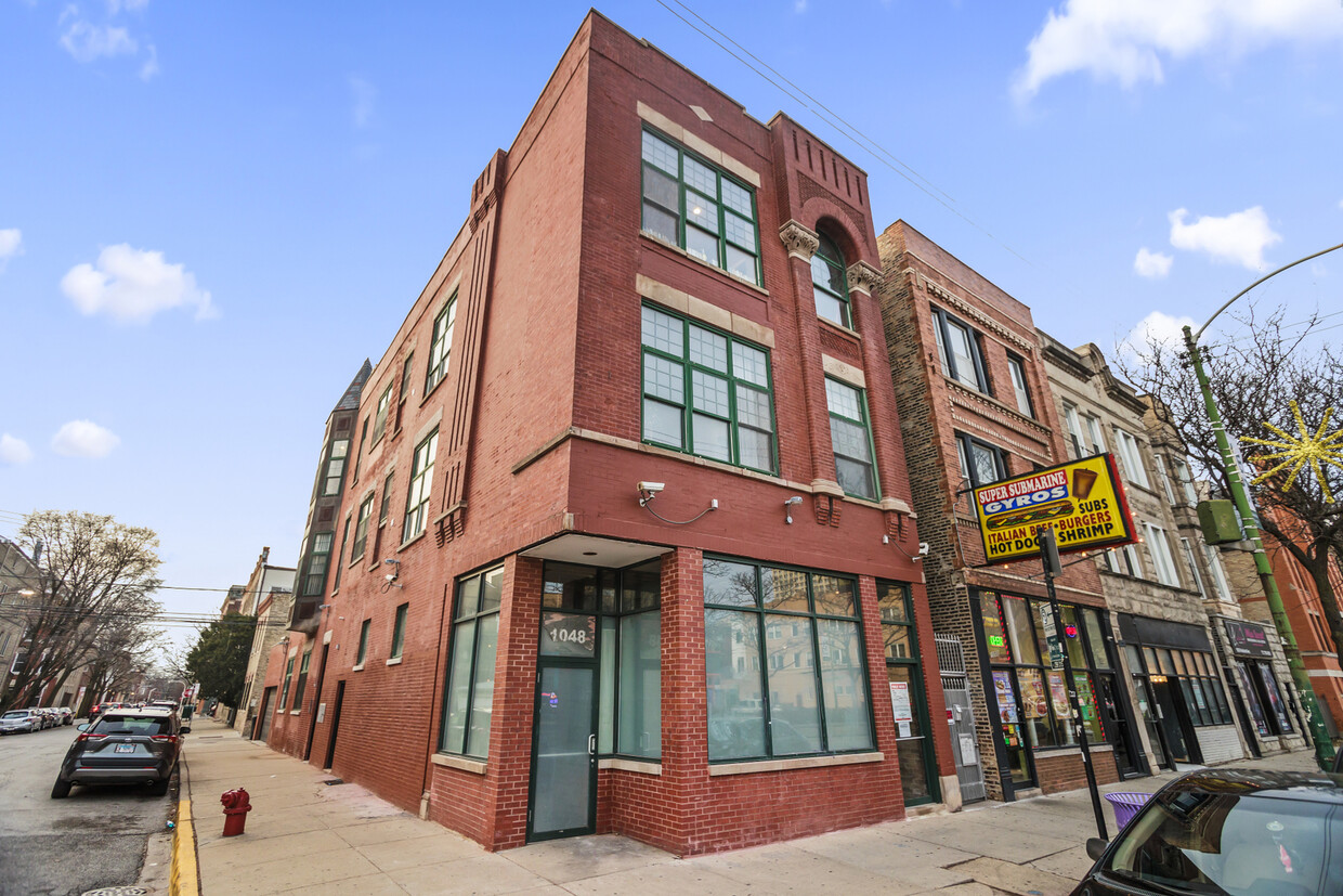 Foto principal - 1048 N Ashland Ave