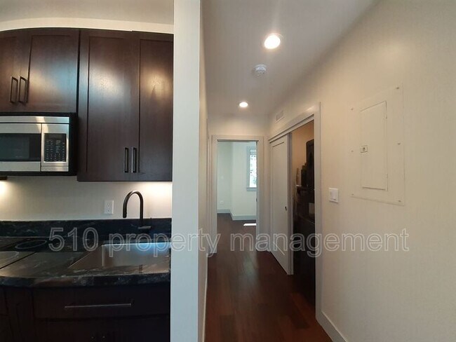 Foto del edificio - 1340 Watkins St