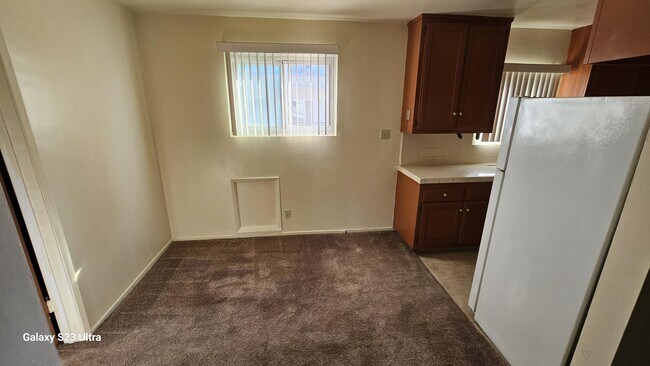 Building Photo - 808 S Grevillea Ave