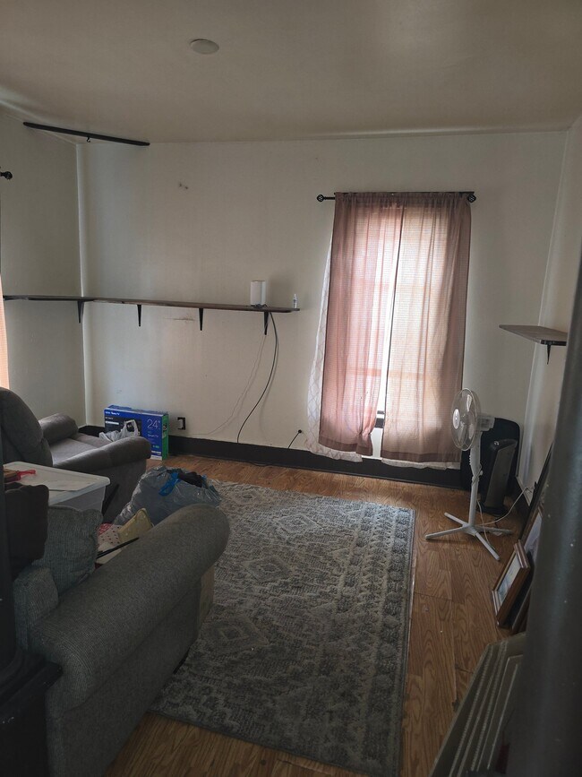 Foto del edificio - 1008 W 143rd St