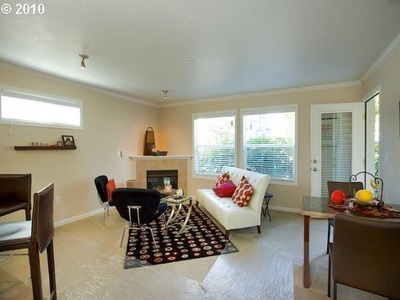 Living room - 15058 NW Central Dr