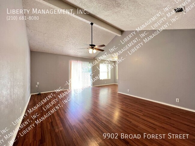 Building Photo - 3 bedroom 2 bath in the Northwest Crossing...