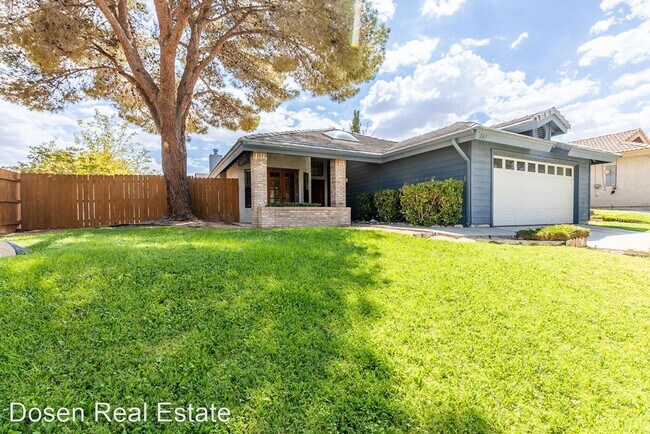 Building Photo - 3 br, 2 bath House - 241 Yellowstone Pl