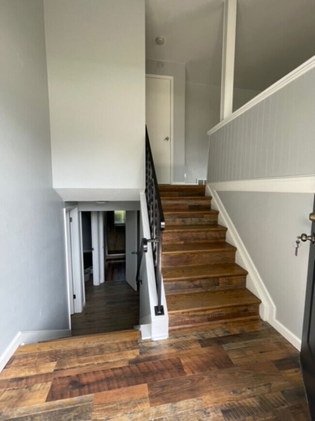 Foto del edificio - 4 Bedroom Home with Large Backyard & Finis...