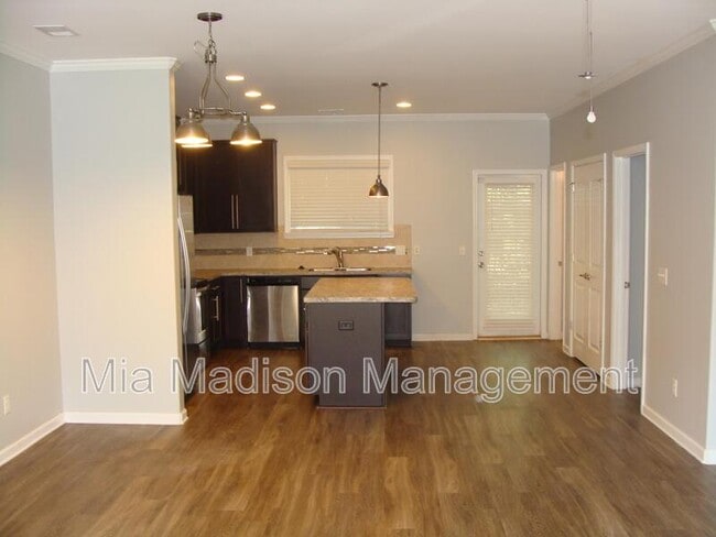 Foto del edificio - 115 Reese Way